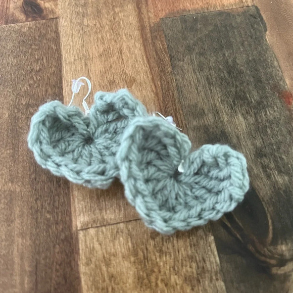 NWT Handmade crotchet earring, Sterling silver (.925) hooks - Picture 3 of 3